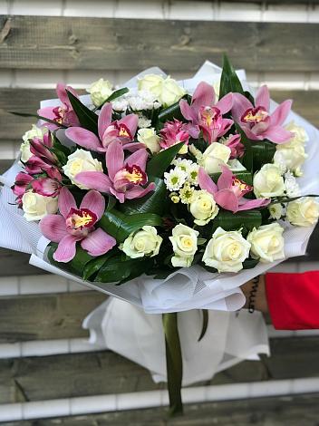 Букет цветов из: Розы и Хризантемы в Новокиевском Увале
